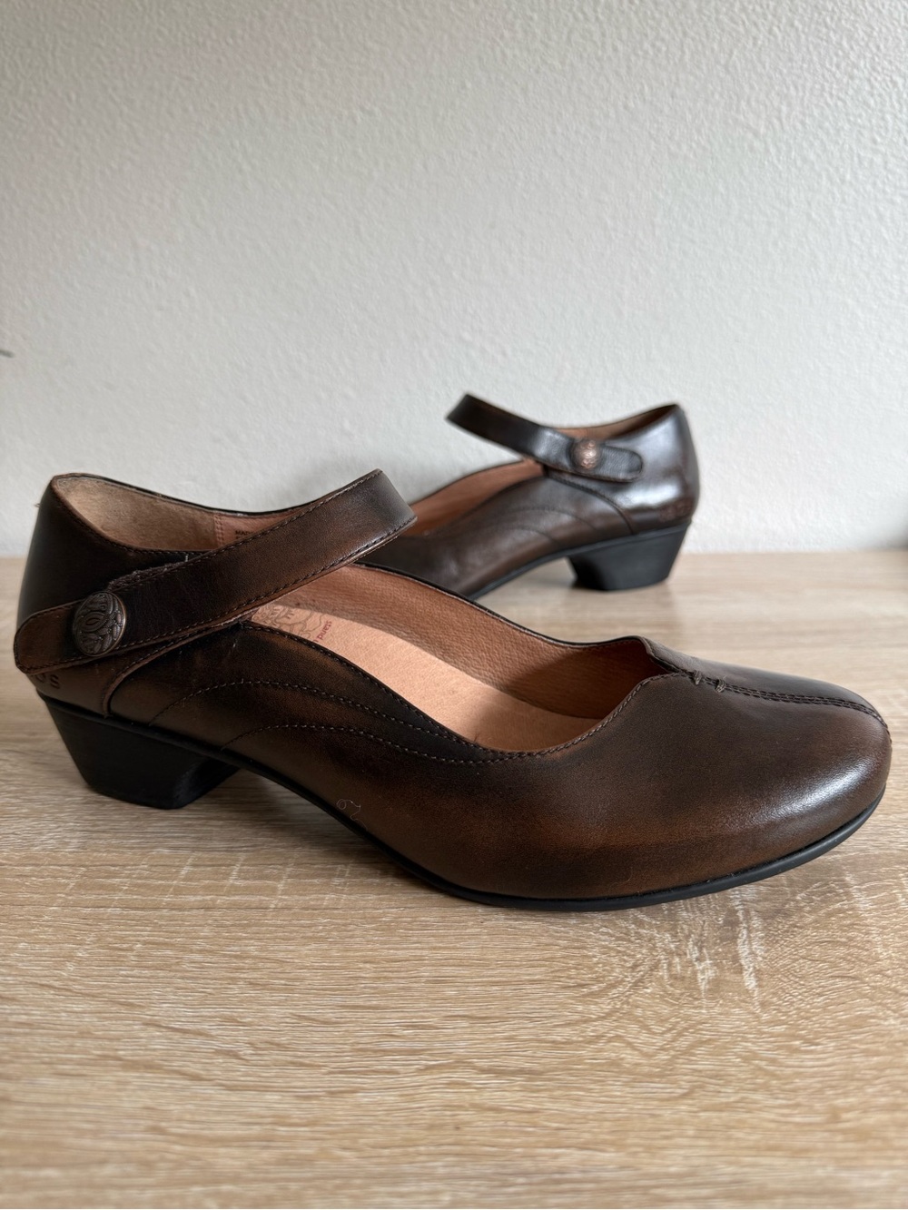 Taos Samba Mary Jane Brown leather Comfort Shoe Sz Sz 40/9-9.5